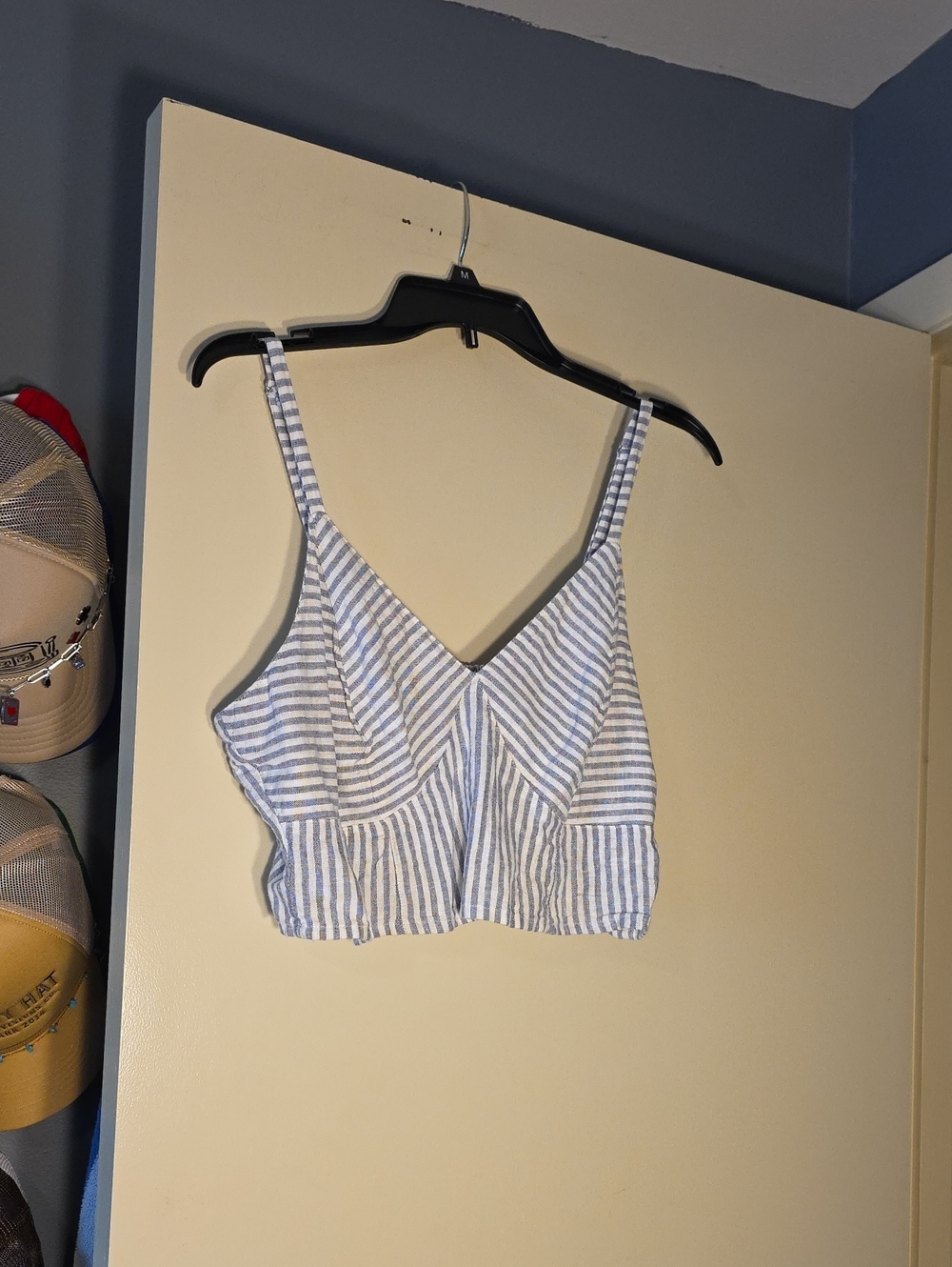 Universal Threaf  Cropped Tank Top - Blue & White